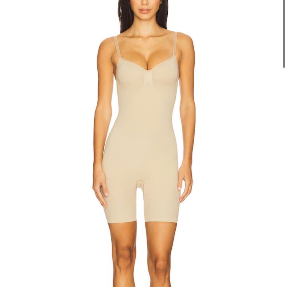 Seamless Sculpt Mid Thigh Bodysuit in Clay Women’s XS